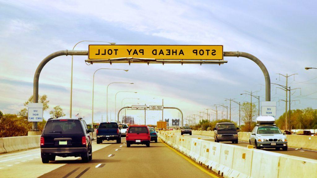 Image of a toll road for an article about the gas tax